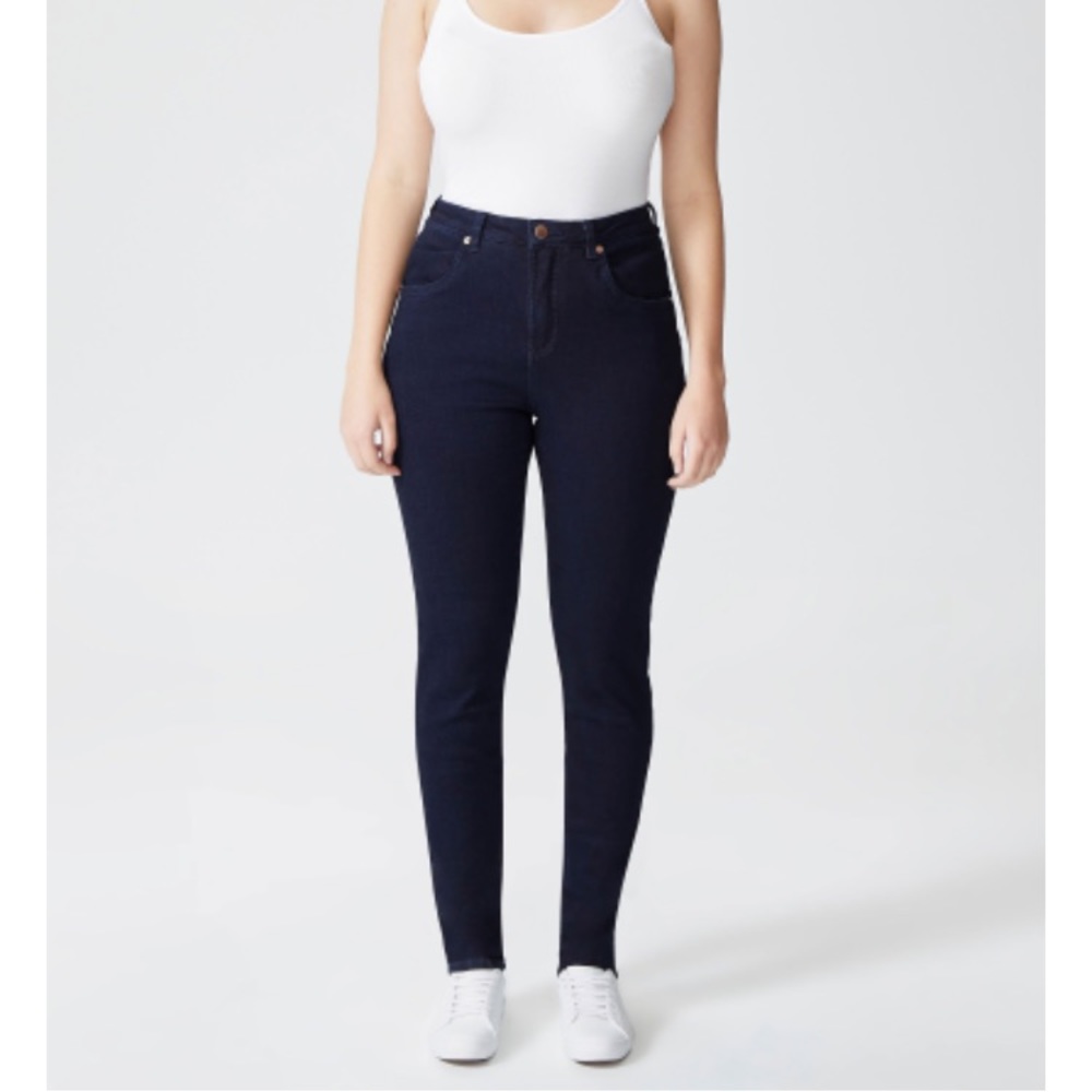 Universal Standard Seine Jeans in Dark Indigo